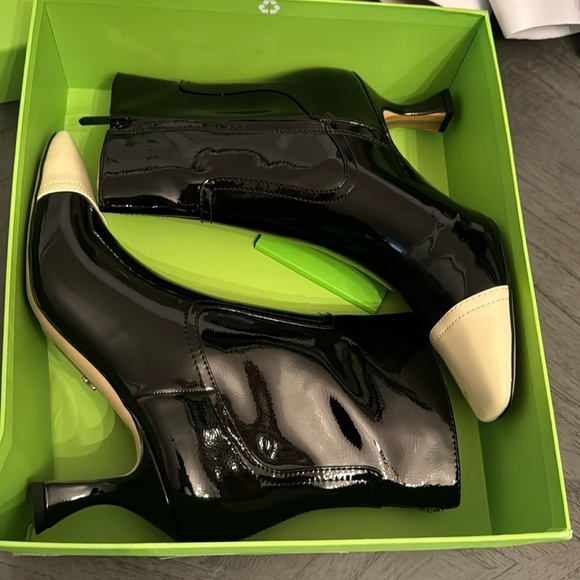 Sam Edelman Livia Bootie - Picture 2 of 7